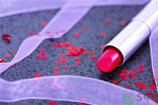 �ں��ɫ�����𣿿ں��ɫ�û��ǲ���ɫ�ã�